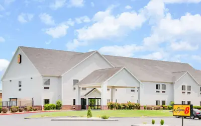 Super 8 by Wyndham Monett