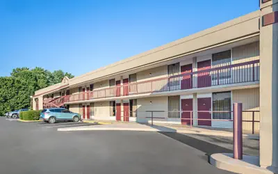 Super 8 by Wyndham Commerce