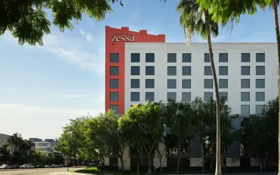 Hotel Zessa Orange County Airport, a DoubleTree by Hilton