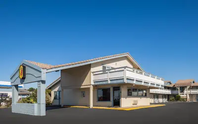 Super 8 by Wyndham Fort Bragg