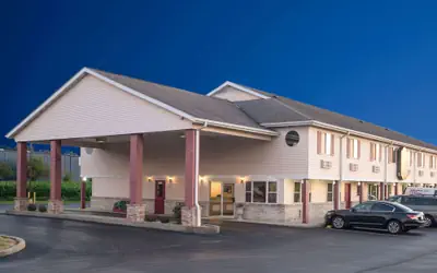 Super 8 by Wyndham Wapakoneta