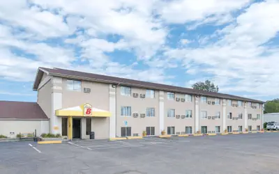 Super 8 by Wyndham Watertown
