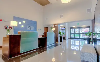 Holiday Inn Express Hotel & Suites Carlsbad Beach by IHG