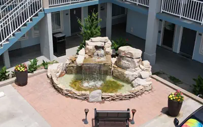 Best Western Plus Holiday Sands Inn & Suites