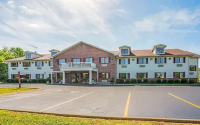 Econo Lodge Inn & Suites Ripley