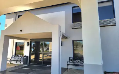 Days Inn & Suites by Wyndham New Iberia