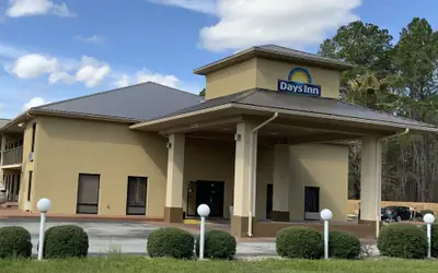 Days Inn by Wyndham Lake City I-10