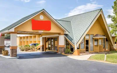 Perry Inn & Suites By Capital O National Fairground GA I 75