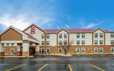 Econo Lodge Inn & Suites