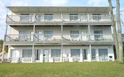 Algoma Beach Motel