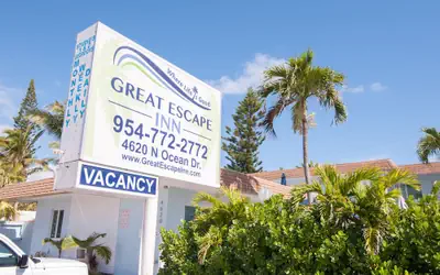 Great Escape Apartments by Lowkl