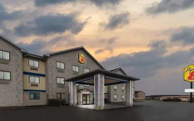 Super 8 by Wyndham Uniontown PA