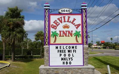 Sevilla Inn - Near Medieval Times