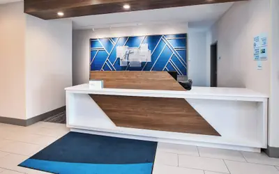 Holiday Inn Express Hotel & Suites Defiance by IHG