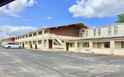 Red Carpet Inn Great Lakes