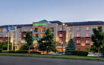 Courtyard by Marriott Madison East