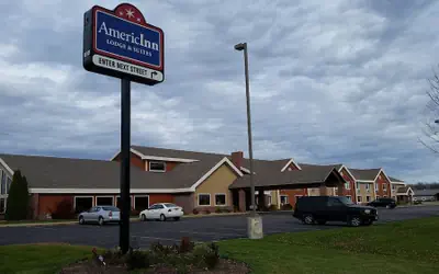 AmericInn by Wyndham New London