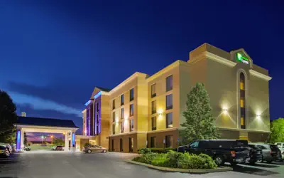 Holiday Inn Express & Suites Fort Wayne by IHG