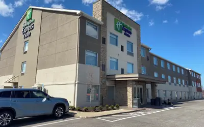 Holiday Inn Express & Suites Elyria by IHG