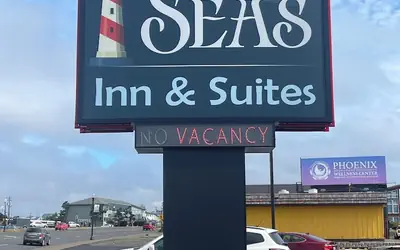 Seven Seas Inn & Suites