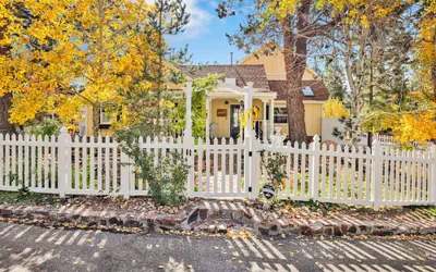 THE Winding Lane House EST 1932 #2360