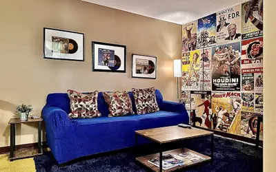 7 Beds Explore Downtown Pittsburgh Large Groups