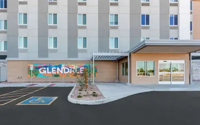 Everhome Suites Glendale Sports Entertainment District