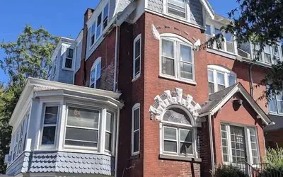 The Gilpin Getaway 2br Free Coffee 2 Bedroom Apts by RedAwning