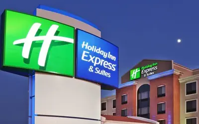 Holiday Inn Express & Suites Litchfield West by IHG