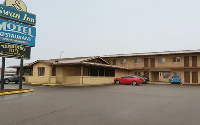 Capital O Swan Inn Comstock Park