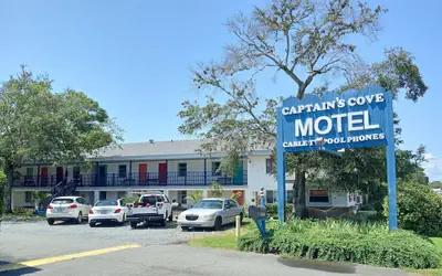 Captain's Cove Motel