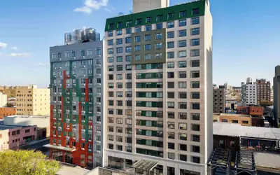 DoubleTree by Hilton Long Island City, NY