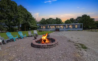 Dazeoff Too - Pet Friendly Suite 1 Bedroom Hotel Room by The Lodges at Fossil Creek