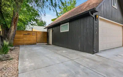 Chic Luxury Retreat in Old Town Walk Everywhere!