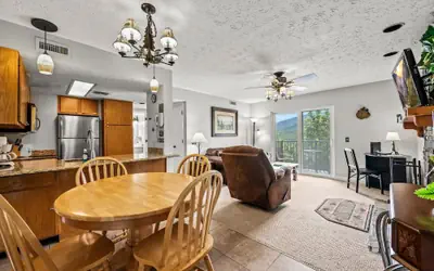 Private Balcony w Views Heated Pool Full Kitchen