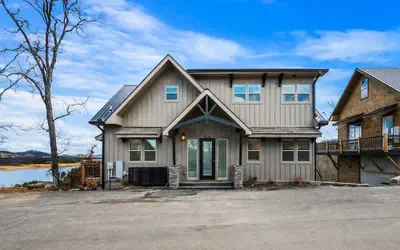 NEW Lake View Indoor Pool Sleeps 14 Hot Tub