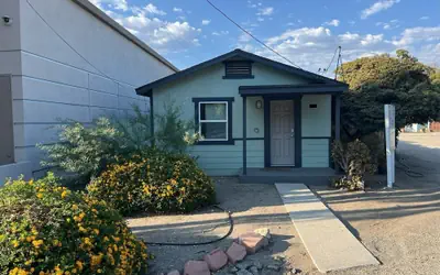 Elegant Country Retreat With Serene Patio Haven