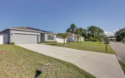 Palm Breeze Lux Stay - Port St. Lucie