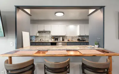 Spacious 8BR Modern Retreat Pool Table RV