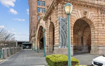 Placemakr Downtown Pittsburgh at The Pennsylvanian