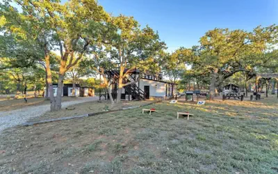 Viognier: Pet Friendly, Hot-tub, 10-mins to Downtown!