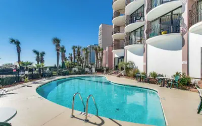 Palms Resort by Hosteeva