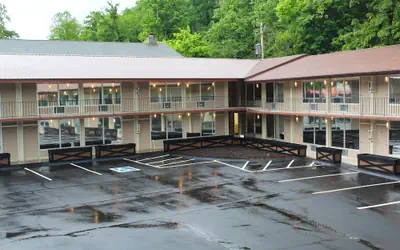 Sleepy Bear Motel