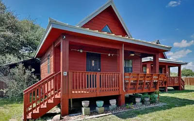 SabaiDii Guesthouse A & B by Miss Kitty’s