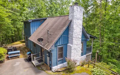 Golf Resort Cabin w Hot Tub Firepit Pool