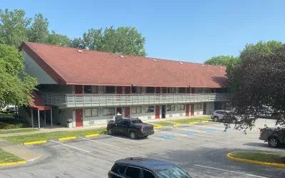 HomeTowne Studios by Red Roof Buffalo - Niagara Airport