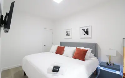 Unit 3 One BR With Queen  Sofa and  Bed