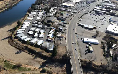 The River Inn and Suites