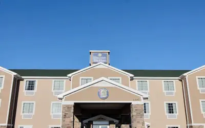 Cobblestone Hotel & Suites - Beulah