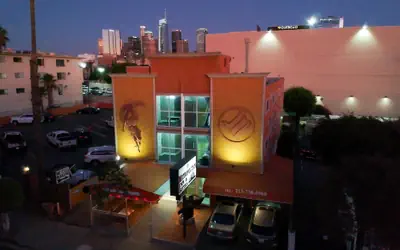 Metropolitan Inn & Suites